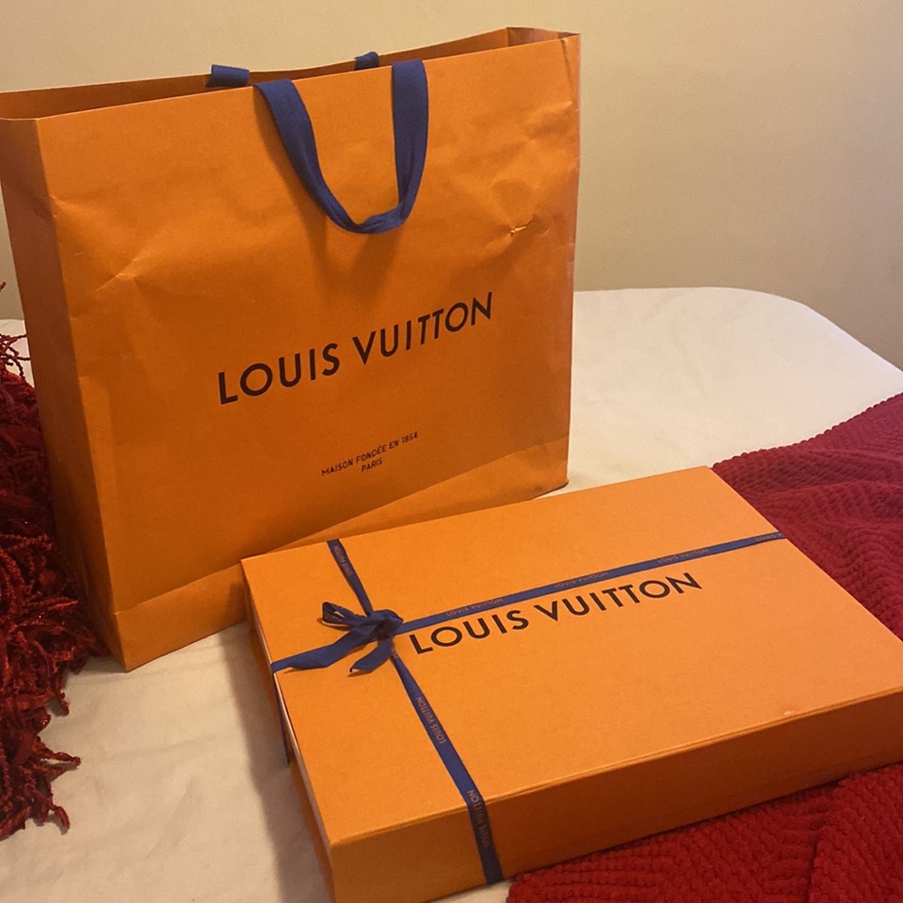 Authentic Artsy MM LV Bag / SOLD